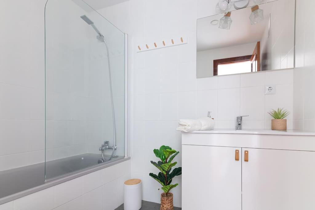 San Roman Apartment With Private Parking Santander Exteriör bild